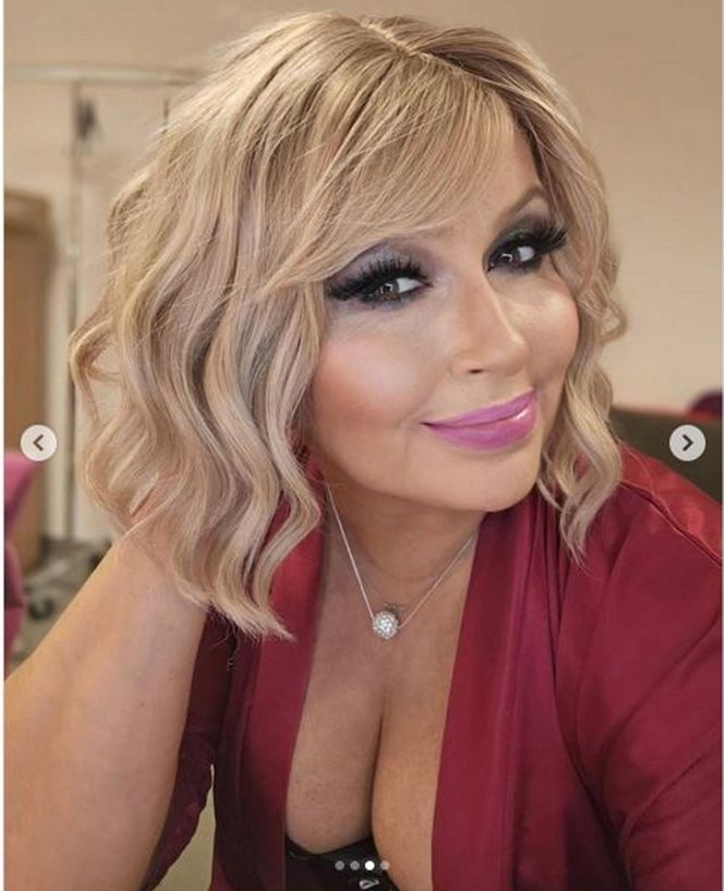 Katarzyna Skrzynecka z wielkim dekoltem szaleje w sieci. Dodała odważny post