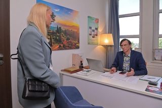 Pierwsza miłość: wieści o rzekomym romansie Emilki i Fryderyka docierają do Bartka. Mężczyzna planuje zemstę