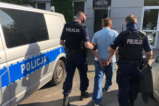 Zuchwałe kradzieże w Toruniu. Sprawcy przeszkodziła ekspedientka, później dopadli go policjanci
