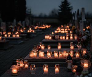 1 listopada w PRL. Jak komuniści zmienili nazwę i charakter ważnego święta?