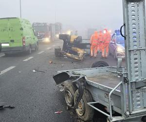 Kolizja za kolizją na S5 koło Leszna. Na wysokości Lipna w gęstej mgle wpadają na siebie samochody