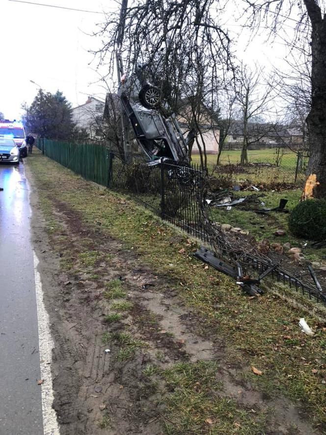 Wspiął się passatem na słup. Mieszkaniec Łukowa miał niewiarygodne szczęście