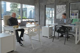 Pierwsza miłość, odcinek 4090: Artur (Łukasz Płoszajski), Karol Weksler (Karol Strasburger)