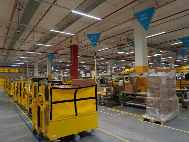 Nowe centrum logistyczne Amazon w Polsce otworzyło się w województwie śląskim. Zapewni ponad 1000 nowych miejsc pracy