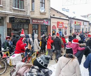 Parada w Mikołajów w Chorzowie na koniec Mikołajowego Festiwalu Czekolady z... owadami