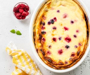 Pyszne ciasto na serku wiejskim wychodzi za każdym razem. Lekkie, wilgotne i błyskawiczne