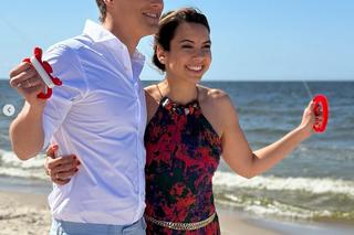 M jak miłość po wakacjach 2023. Aneta (Ilona Janyst), Olek (Maurycy Popiel) na planie