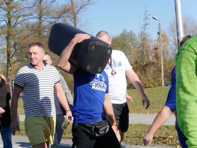 Oni niczego się nie boją! Morsy z woj. lubelskiego rozpoczęły sezon w Firleju!