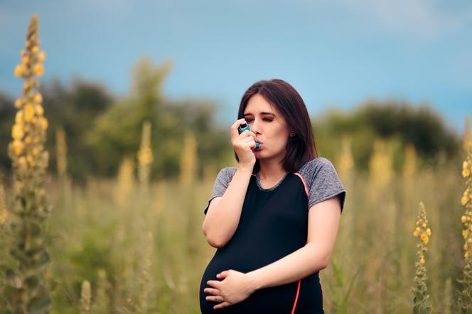 Leki na astmę w ciąży – jak wygląda leczenie astmy oskrzelowej w ciąży?