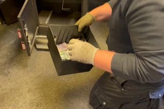 Policja rozbiła nielegalny salon gier! Zabezpieczono automaty i gotówkę