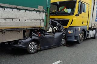 Seat zmiażdżony przez dwie ciężarówki