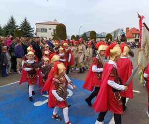 Wielkanocna parada Turków w Tryńczy