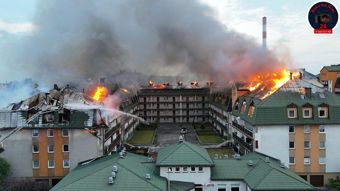 Pożar bloku mieszkalnego w Ząbkach 