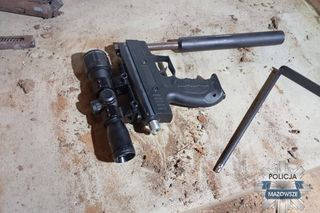Duża akcja mazowieckich policjantów - Zabezpieczono duże ilości nielegalnej broni i amunicji