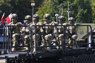 Szkolenia wojskowe dla wszystkich Polaków. Tak będzie wyglądać obrona cywilna od 2027 roku. Rząd zdradza szczegóły