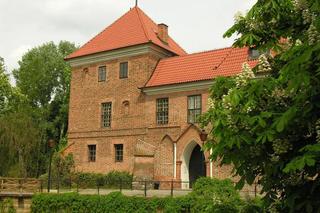 Turystyczna perła województwa łódzkiego. Poznaj tajemnice zamku w Oporowie
