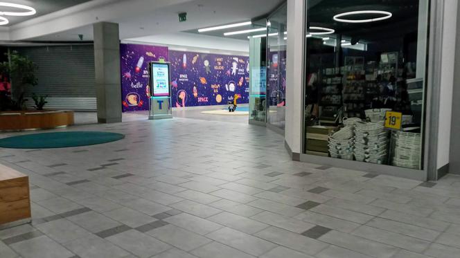 Puste galerie handlowe w Szczecinie