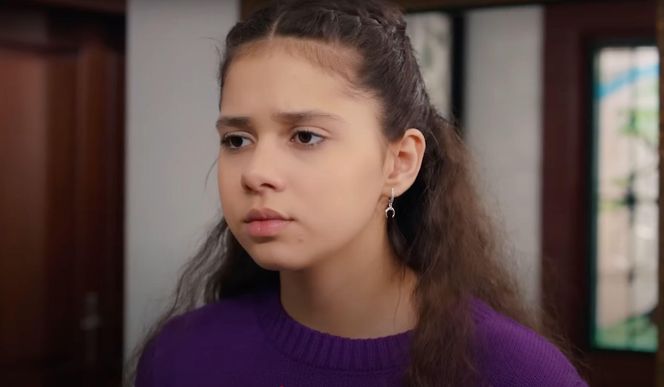 Zeynep przymierzy suknię ślubną, a Ege oszaleje na jej widok.