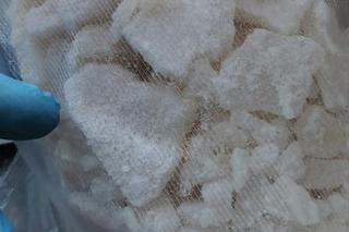 W domu dilera oprócz narkotyków znaleźli broń. 35-latek handlował mefedronem i marihuaną