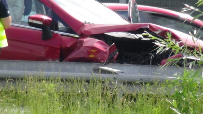 Wypadek na autostradzie A2 pod Warszawą. Pijana wsiadła za kółko. 7-letnie dziecko trafiło do szpitala