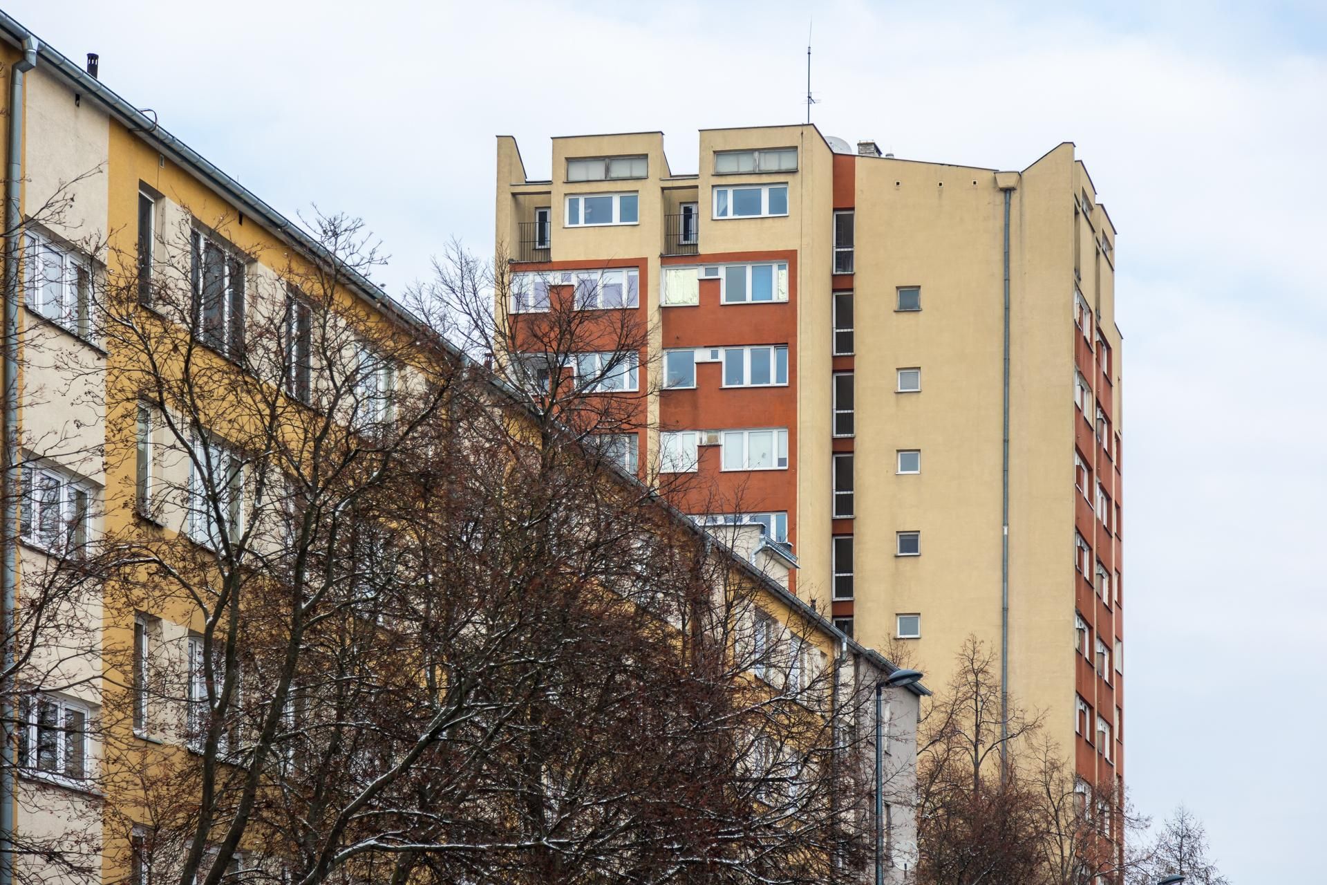 "Dom samotnych" na Etiudy Rewolucyjnej 9 w Warszawie