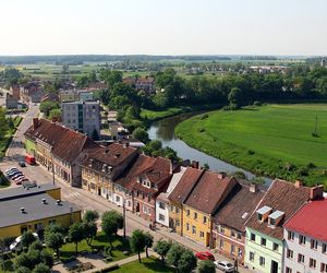 Nietypowe miasto w woj. warmińsko-mazurskim. Mieszka w nim mniej osób niż na wielu wsiach