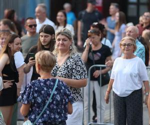 Potańcówka pod Teatrem Śląskim w Katowicach. Tłumy wręcz oszalały ZDJĘCIA