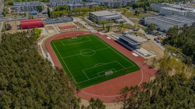 Boisko z certyfikatem FIFA, strzelnca, korty tenisowe. Akademickie Centrum Sportu będzie otwarte. Biegusiem!