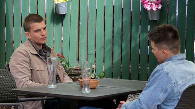 M jak miłość odc. 1882. Mateusz (Rafał Kowalski), Janek Winiar (Jakub Sirko)