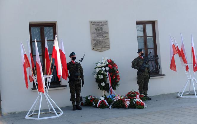 11 rocznica katastrofy smoleńskiej. Z powodu obostrzeń sanitarnych uroczystości w Lublinie były bardzo skromne 