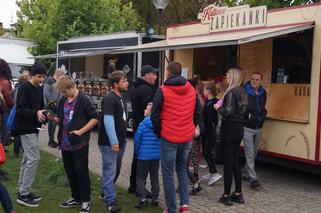 Festiwal Food Trucków 2021. Restauracje na kółkach zaparkowały na Wyspie Młyńskiej