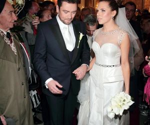 Porównaliśmy suknie ślubne córek prezydentów