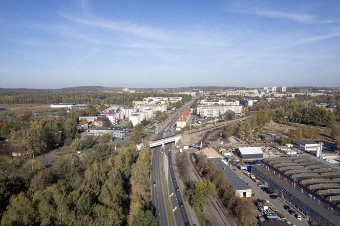 Przebudowa linii kolejowej w Bytomiu dobiega końca. Ruch towarowy został już przywrócony, a kiedy pasażerski?