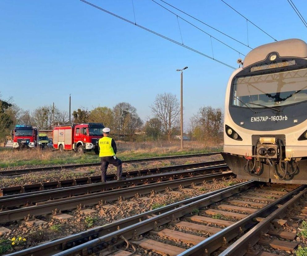 Tragedia w Bielsku-Białej. Pociąg potrącił człowieka na torach