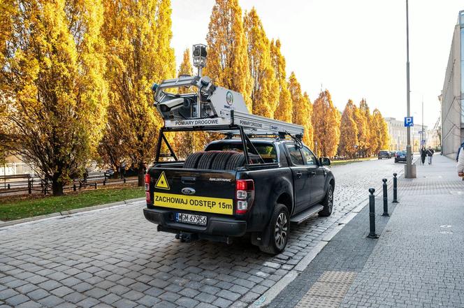 Specjalne auto skanowało reklamy w Poznaniu. Jak wyglądało?