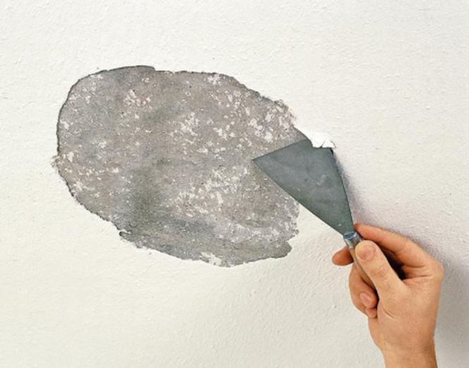 Przygotowania do malowania ścian i sufitu