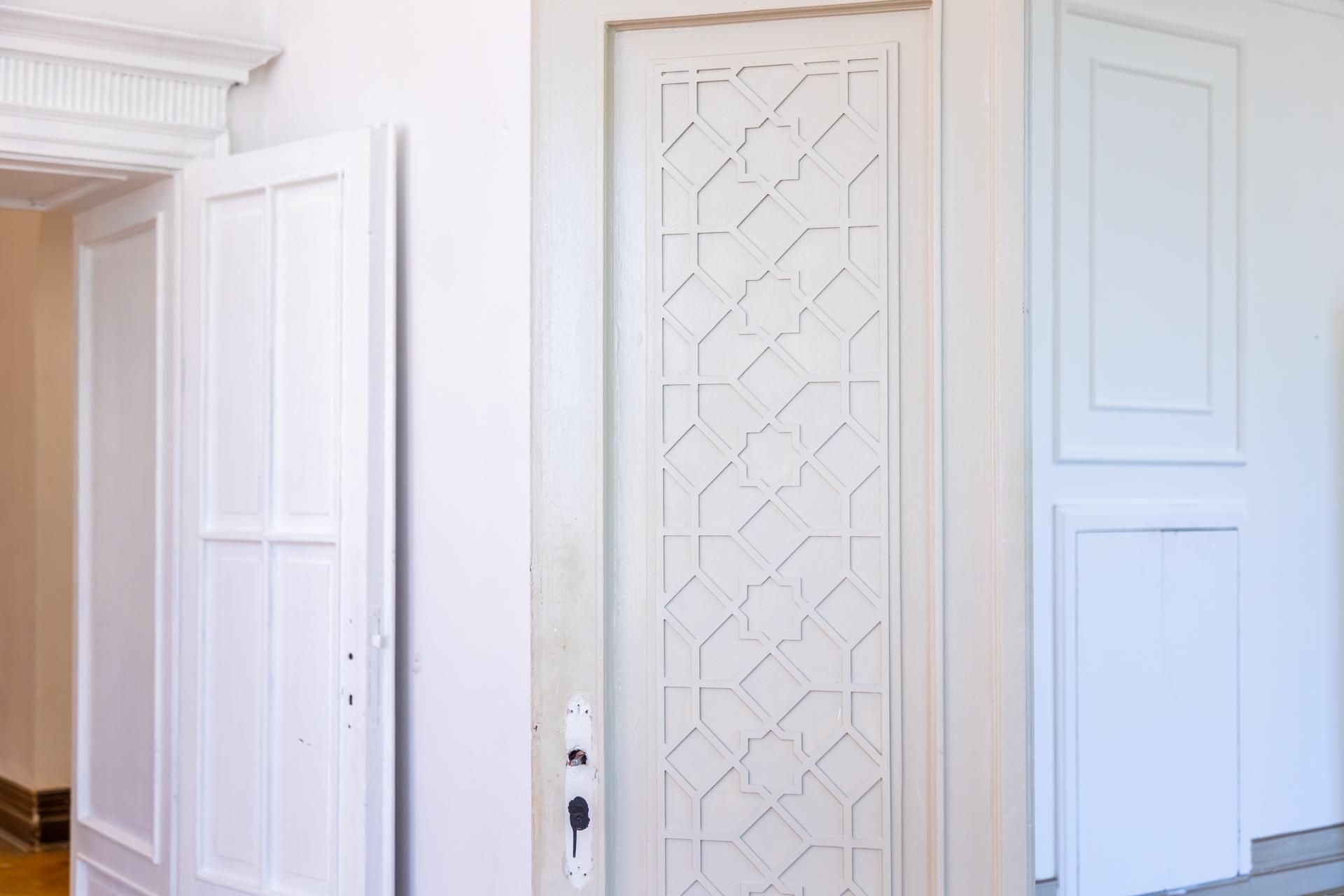 NADA Villa czyli Willa Gawrońskich w Warszawie - zdjęcia wnętrz zabytkowego pałacu i byłej ambasady