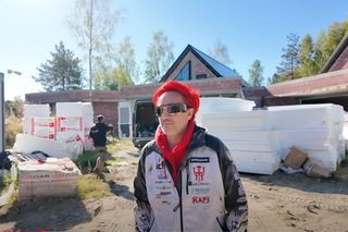 Michał Wiśniewski na budowie swojego domu