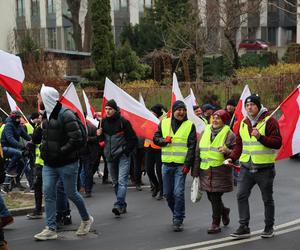 Protest rolników 20 marca w Lublinie. Przeszli ulicami miasta pod LUW