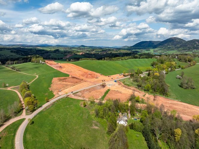 Trwa budowa autostrady D11 Trutnov - Lubawka. Tak wygląda obecnie plac budowy