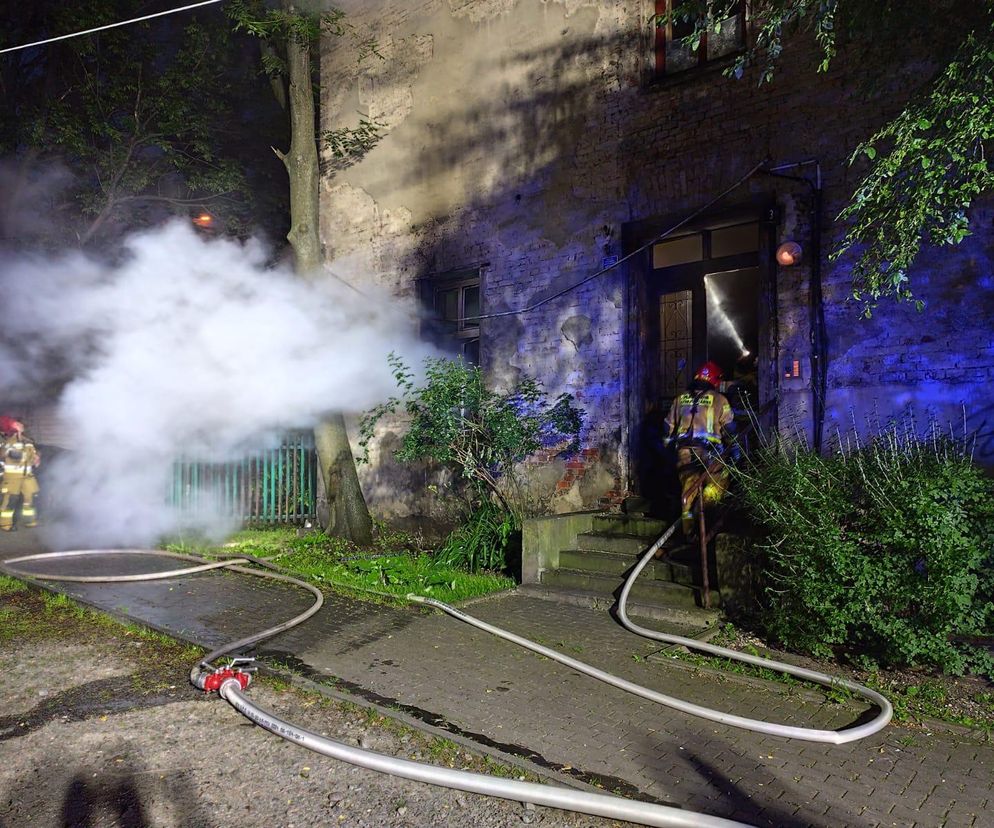 Tragiczny nocny pożar w Bielsku-Białej. W jednym z mieszkań budynku wielorodzinnego znaleziono zwłoki