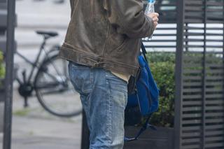  Daniel Olbrychski dźwiga kartofle