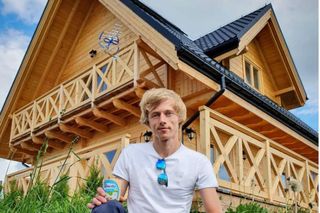 Dom Dawida Kubackiego utrzymany jest w mocno góralskim stylu!