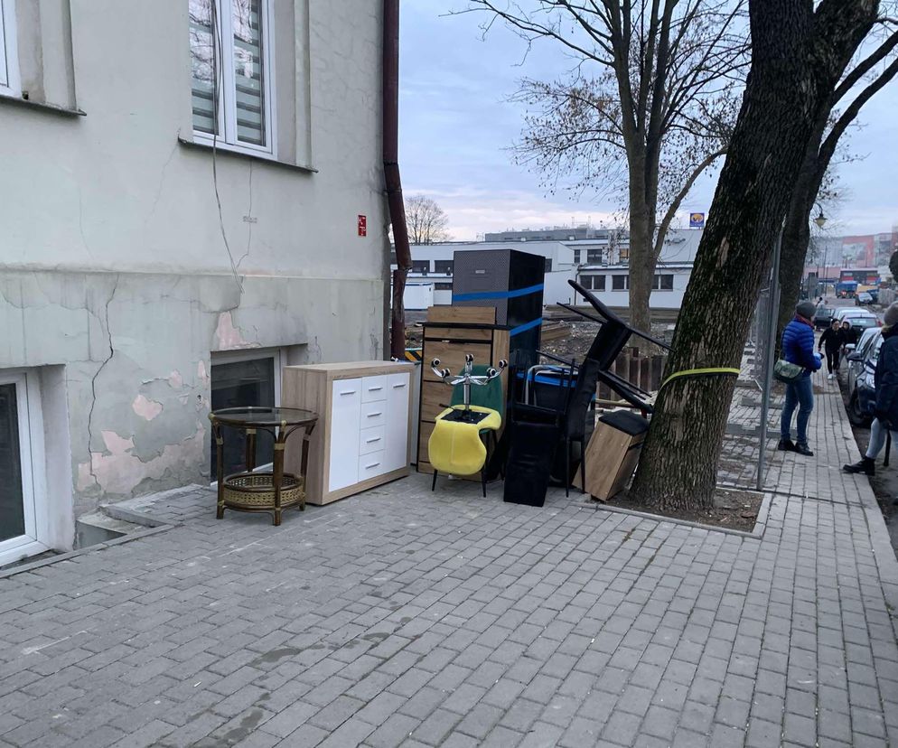 Kolejna katastrofa budowlana w Lublinie? Mieszkańcy kamienicy przy ul. Farbiarskiej w nocy zaczęli ratować swój dobytek. Zdjęcia