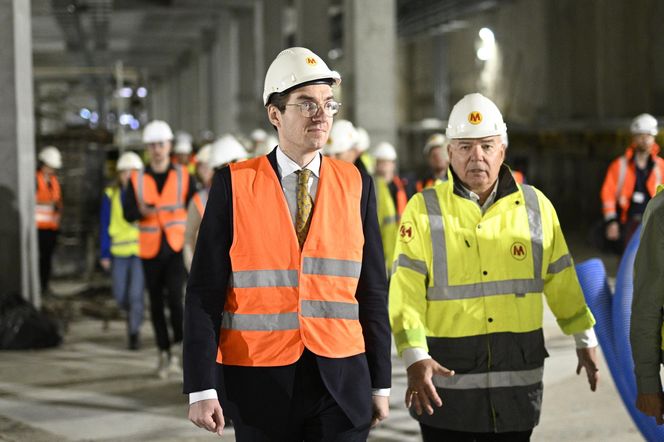 Byliśmy na budowie ostatniej stacji metra w Warszawie. Widok zapiera dech w piersiach