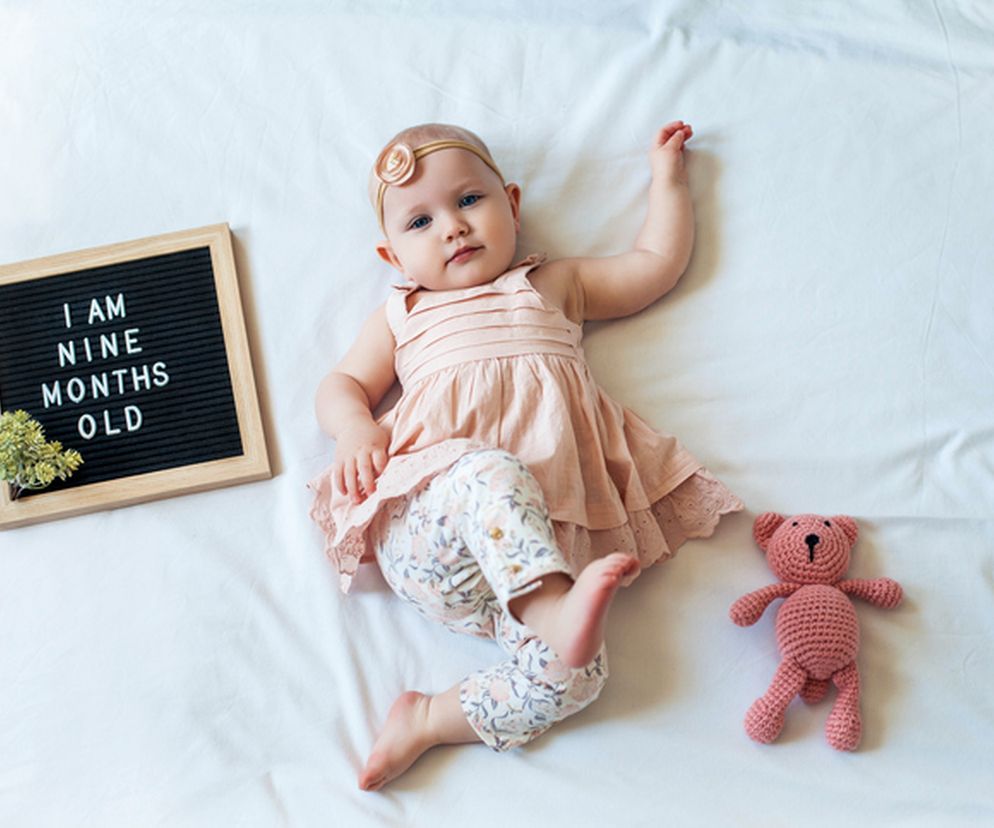 9-miesięczne dziecko - rozwój, zdrowie, żywienie w 9 miesiącu życia niemowlaka
