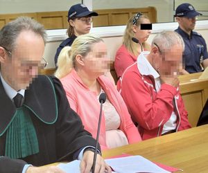Kamilek z Częstochowy dwa lata temu został zabity w okrutny sposób przez matkę i ojczyma. Oprawcy stanęli dziś przed sądem