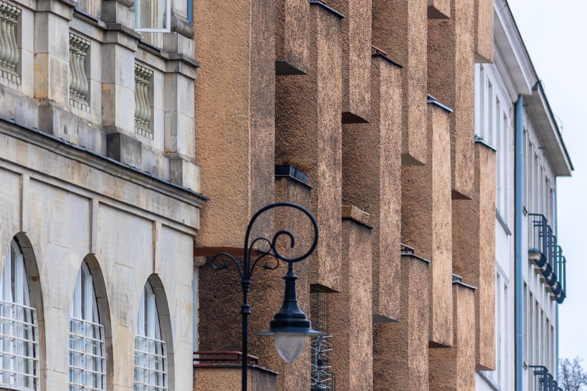 Karowa 18 - zdjęcia. Tak wygląda najpiękniejszy blok w Warszawie