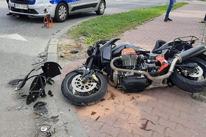 Wypadek w Wolanowie. Pijany kierowca wjechał w motocyklistę.