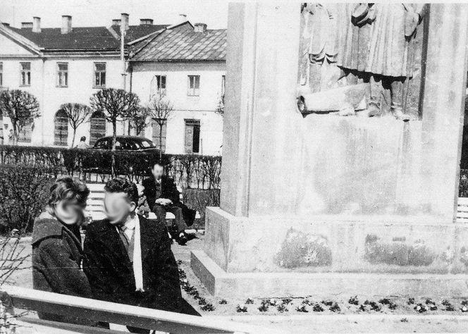 Rynek w Końskich na archiwalnych zdjęciach